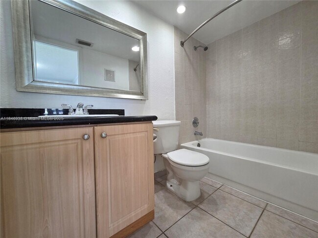 Building Photo - 10765 SW 108th Ave
