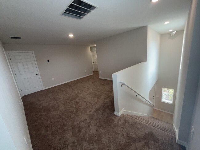 Building Photo - 4075 Gardenia Ave