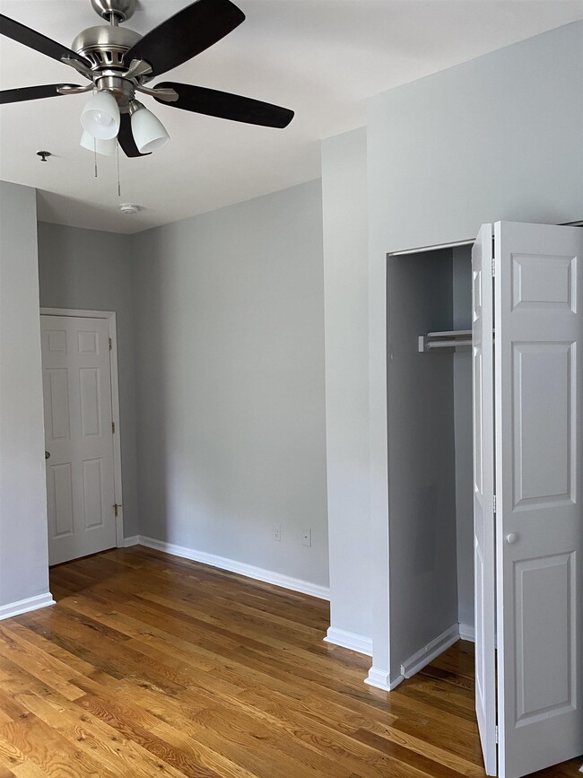 Building Photo - 734 Adams St