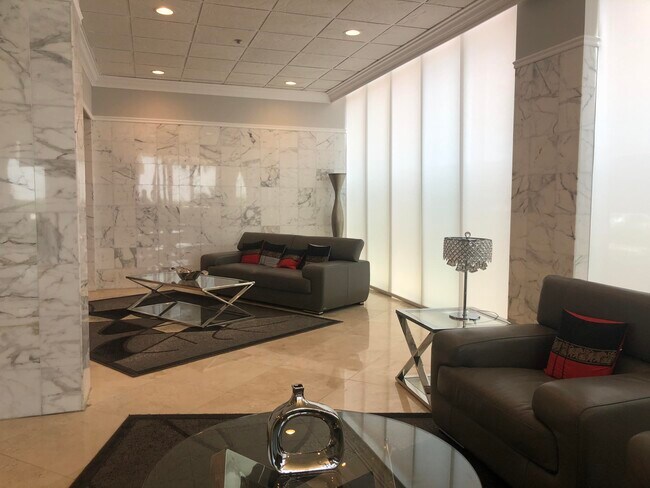Building Photo - 5440 N Ocean Dr