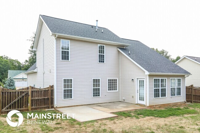 Building Photo - 604 Walnut Crossing Dr