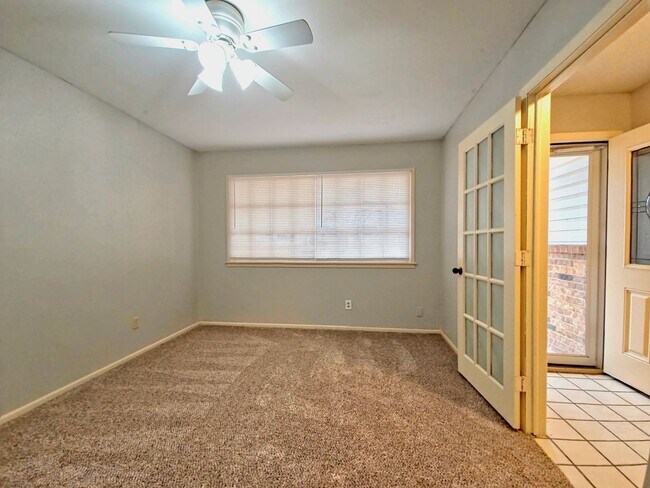 Building Photo - 4 Bedroom Home Near LCU with HUGE Bonus Room