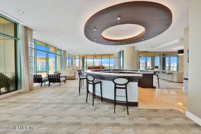 Building Photo - 1431 Riverplace Blvd