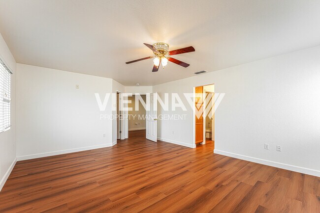 Building Photo - Nice House in Roseville for Rent!