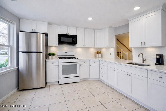 Building Photo - 28 Morgan Pl