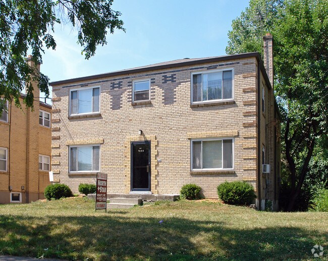 Building Photo - 1644 Summit Rd