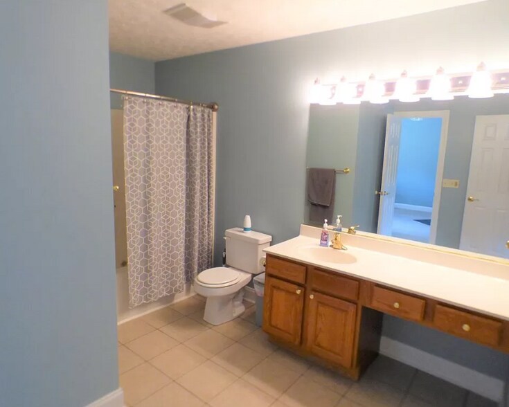 Building Photo - 2 2nd St