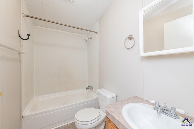 Building Photo - 137 Shamrock Cir