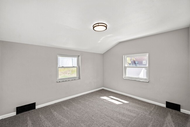 Building Photo - Gorgeous 3 bedroom home in North Versaille...