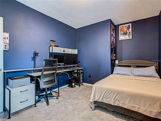 Building Photo - 208 Goldenrod Ln