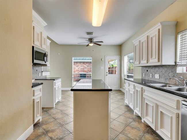 Building Photo - 4409 Juan Carlos Ct