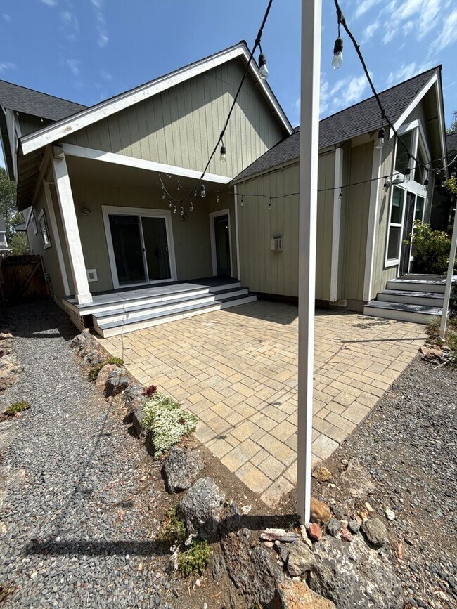 Building Photo - 20747 NE Angora Ct
