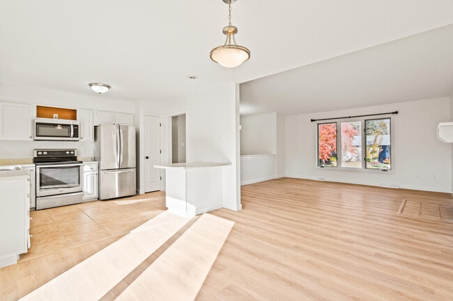 Building Photo - 3608 Teakwood Dr