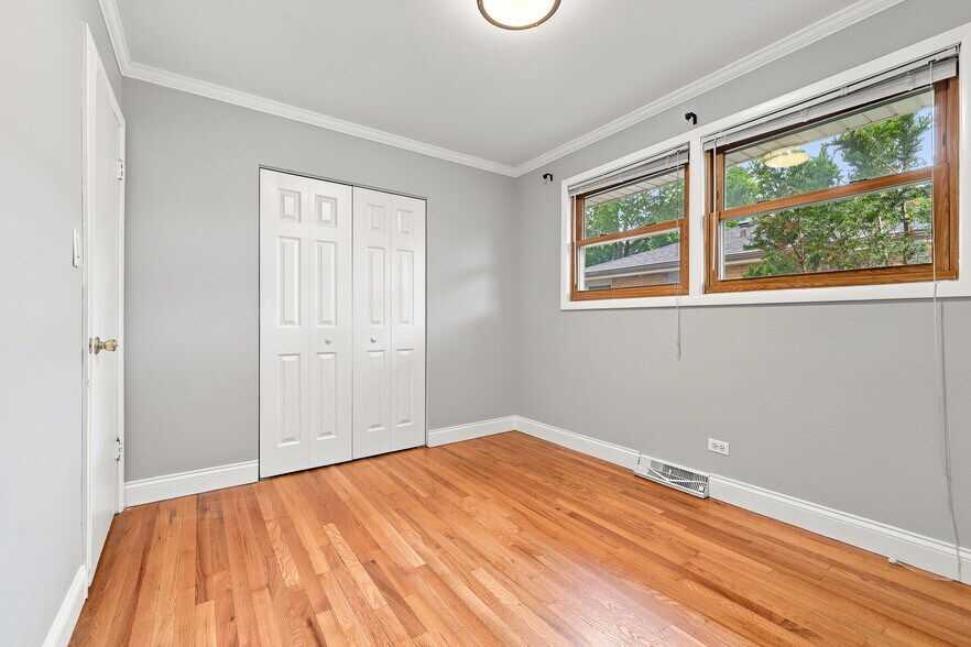 Building Photo - 1113 S Haddow Ave