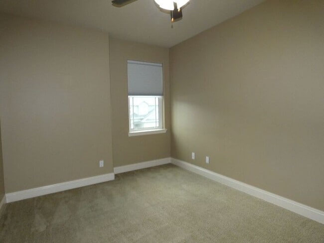 Building Photo - 1737 Sound Haven Ct