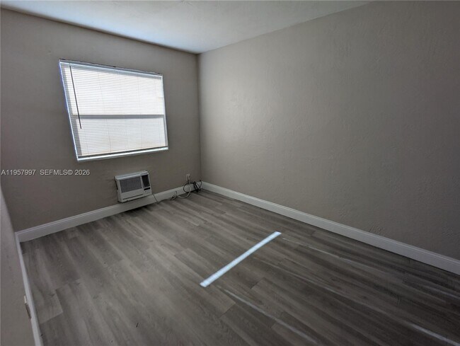 Building Photo - 2300 Douglas St