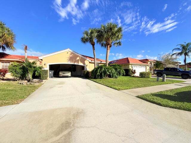 Building Photo - 2645 Country Golf Dr