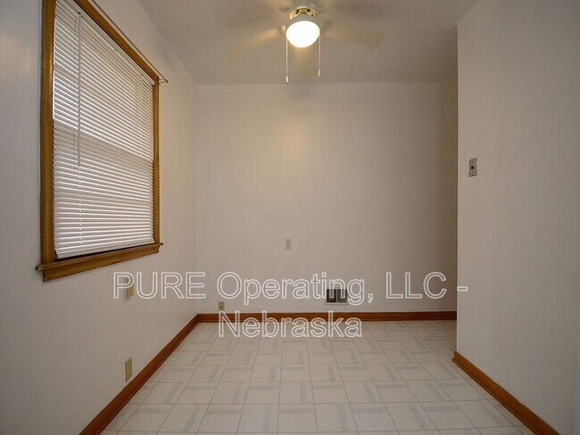 Building Photo - 3333 S 82nd St