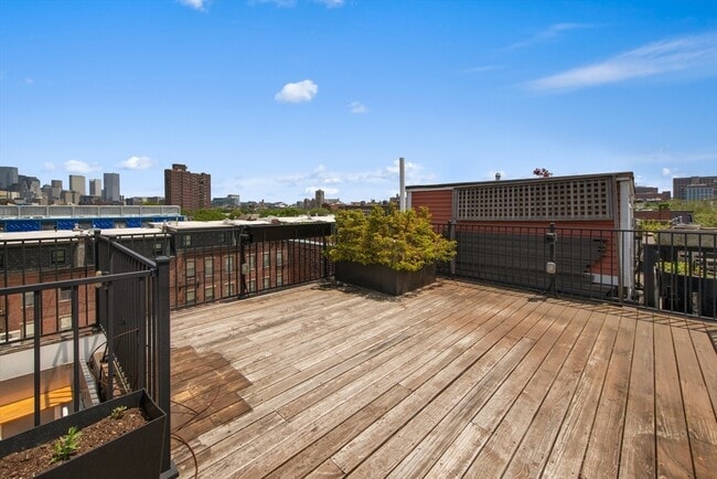 Building Photo - 71 Rutland St