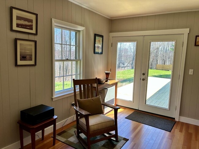 Building Photo - 337 ME-133