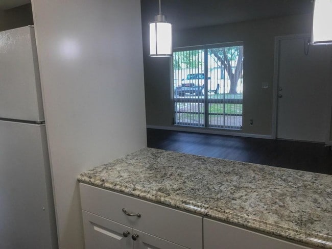 Building Photo - 5205 Eadie Pl