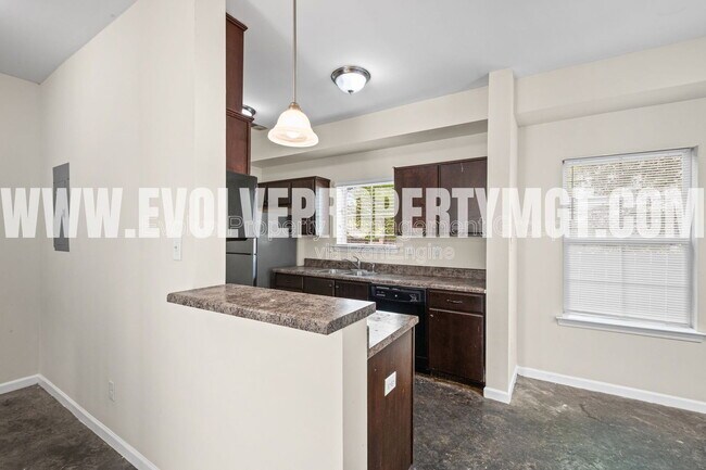 Building Photo - 3586 Brister St