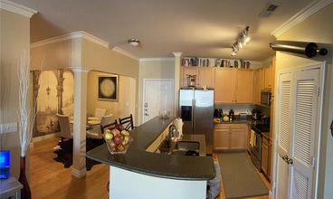 Building Photo - SPACIOUS 2-Bed, 2-Bath Condo WITH POOL, HO...