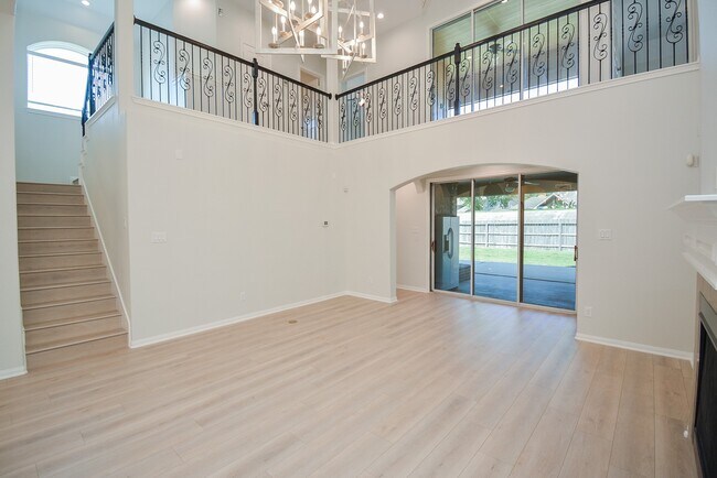 Building Photo - 6403 Edinburgh Ct