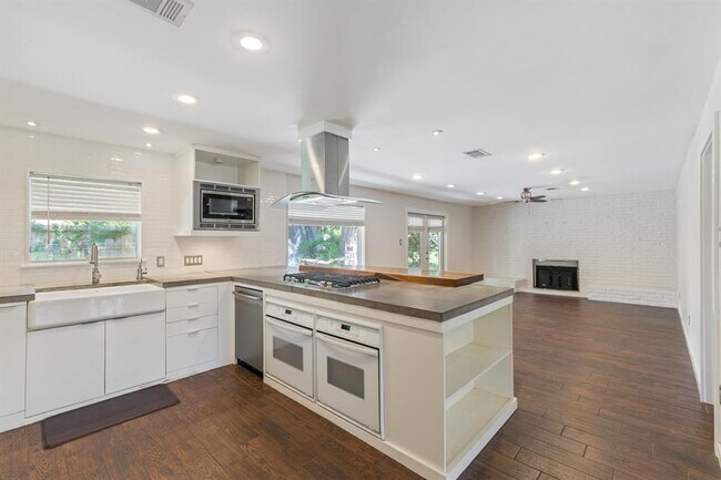 Building Photo - 2015 Ganyard Dr