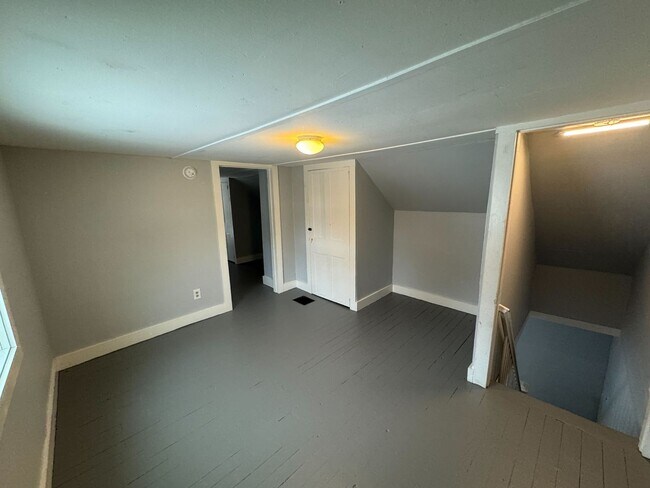 Building Photo - 16 Union St