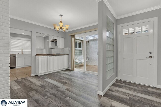 Building Photo - Serra Mesa 3 Bedroom Home with Private Yard & Oversized 2-Car Garage