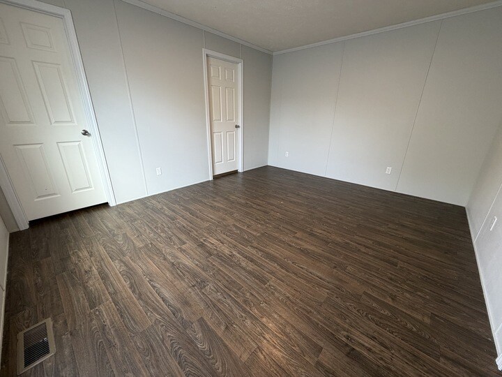 Building Photo - 38051 St Tropez Dr