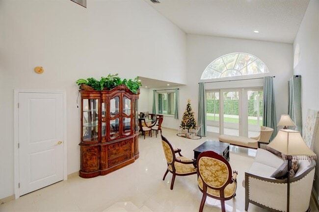 Building Photo - 724 NW 155th Terrace