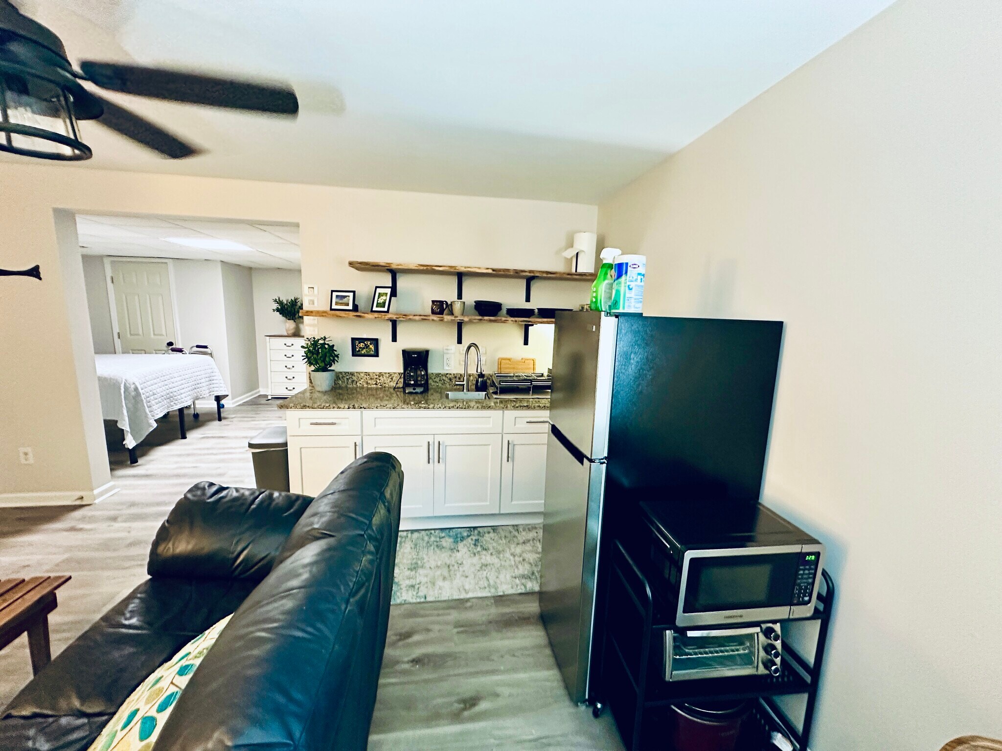 Building Photo - 3210 Glasco Dr