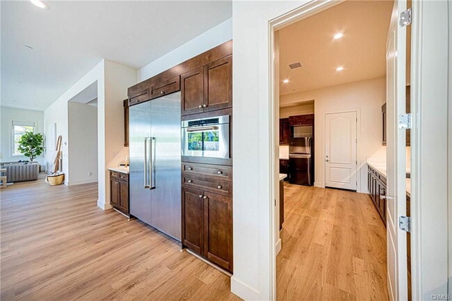 Building Photo - 77 Eider Run