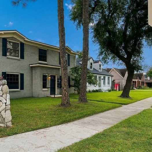 Building Photo - 6601 Meadowlawn St