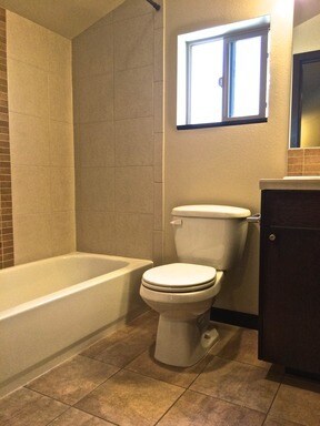 Building Photo - 3 bed 2.5 bath, Spacious BALLARD TOWNHOUSE!