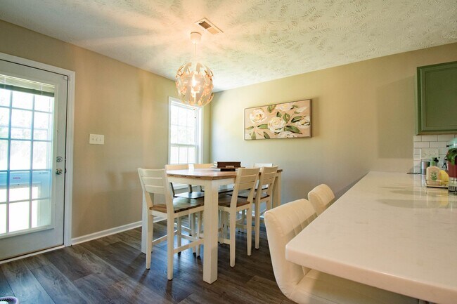 Building Photo - Coming Soon! 3 Bedroom 2.5 Bathroom with Large Fence Yard