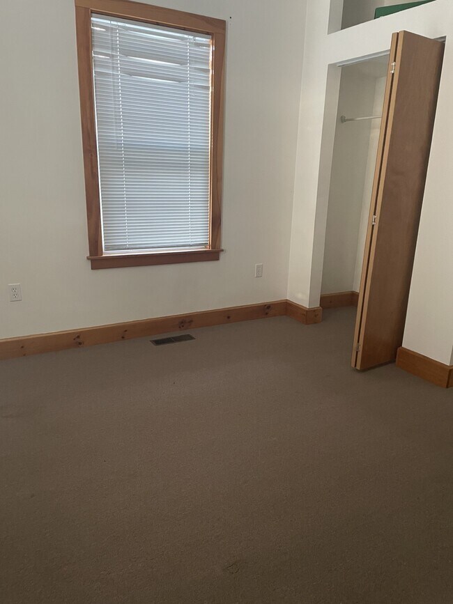 Building Photo - 118 Charles St