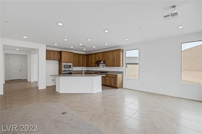 Building Photo - 10 Sun Lily Ln