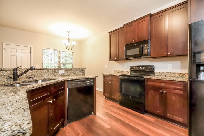 Building Photo - 180 Rankin Cir