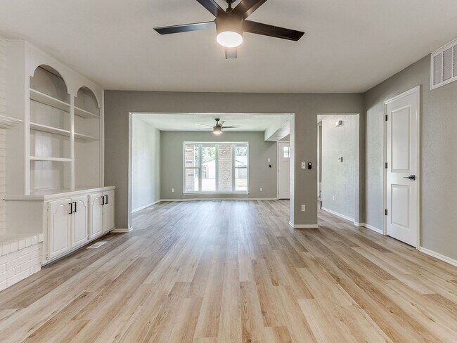 Building Photo - Stunning 4-Bedroom Home for Rent in Westwood Addition – Completely Remodeled on a Huge Lot!
