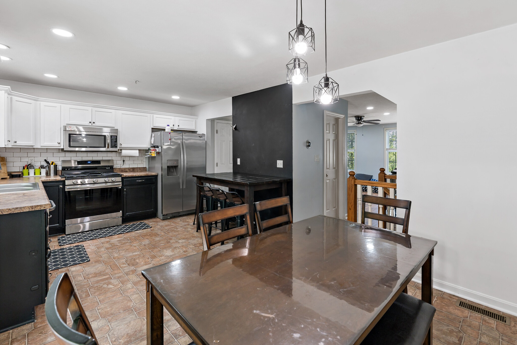 Building Photo - 249 Persimmon Ln