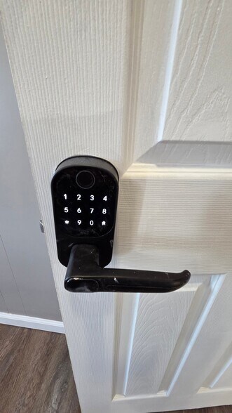 Building Photo - 1421 S Carey St