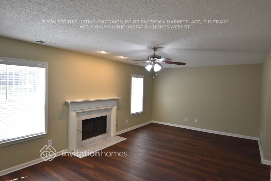 Building Photo - 4185 Soaring Dr