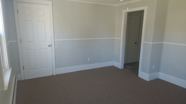 Building Photo - 308 Broadway