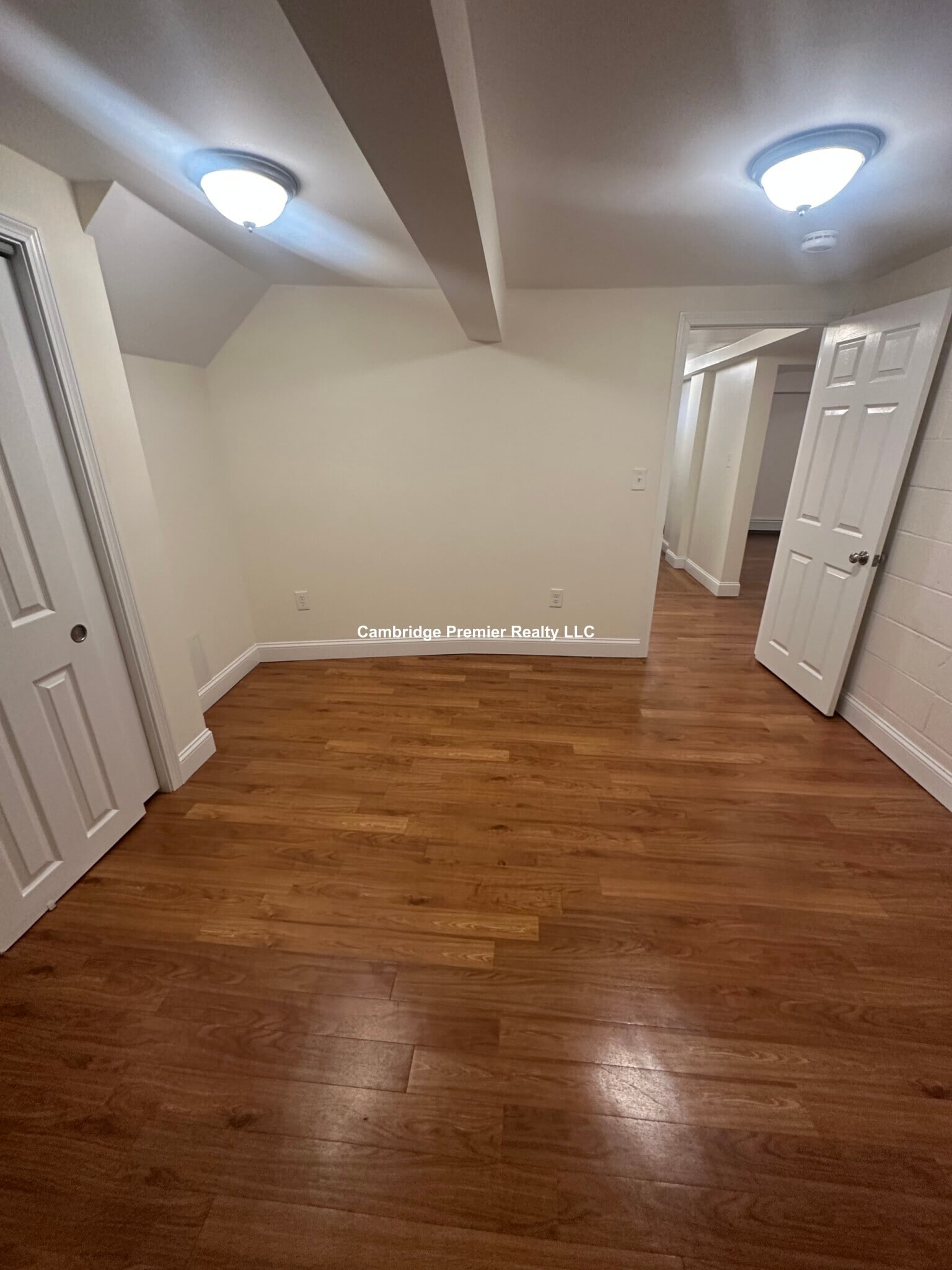 Building Photo - 387 Harvard St