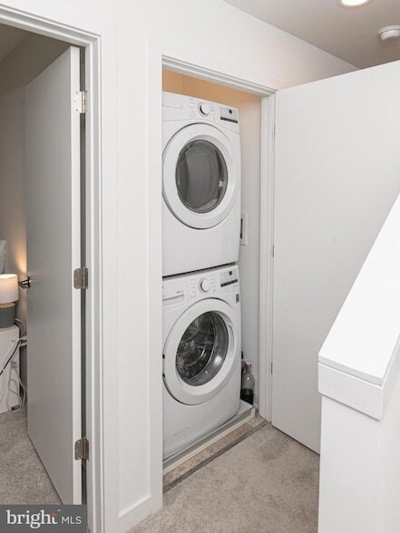 Building Photo - 3123 Beachview Ln