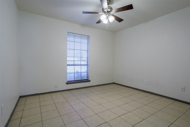 Building Photo - 746 Prairie Creek Dr