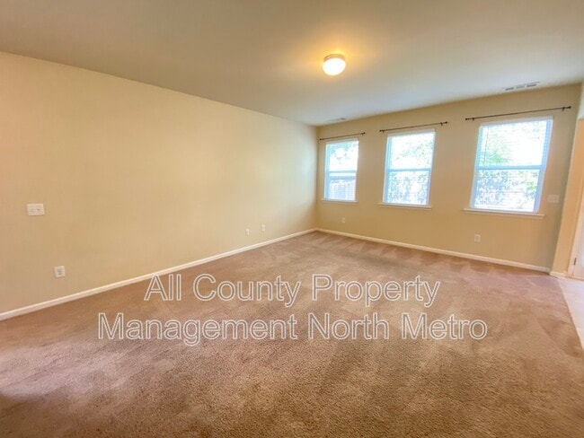 Building Photo - 114 Kasey Dr